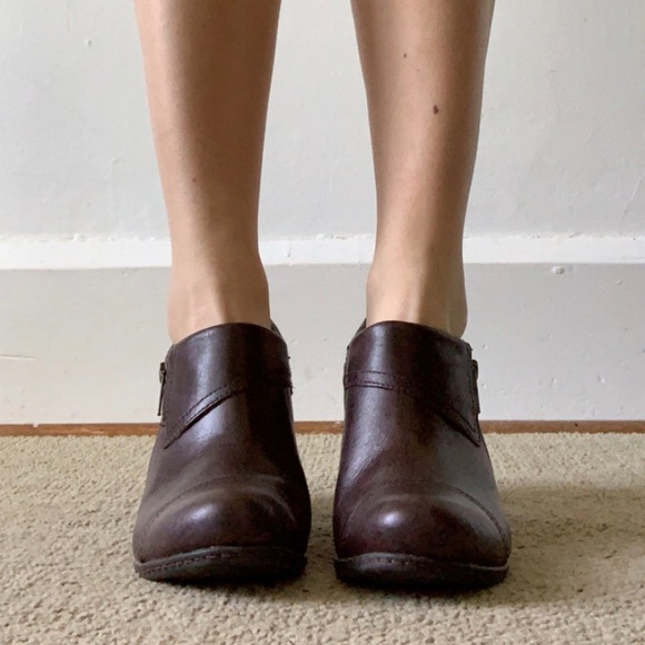 Brown leather booties - Picture 3 of 5